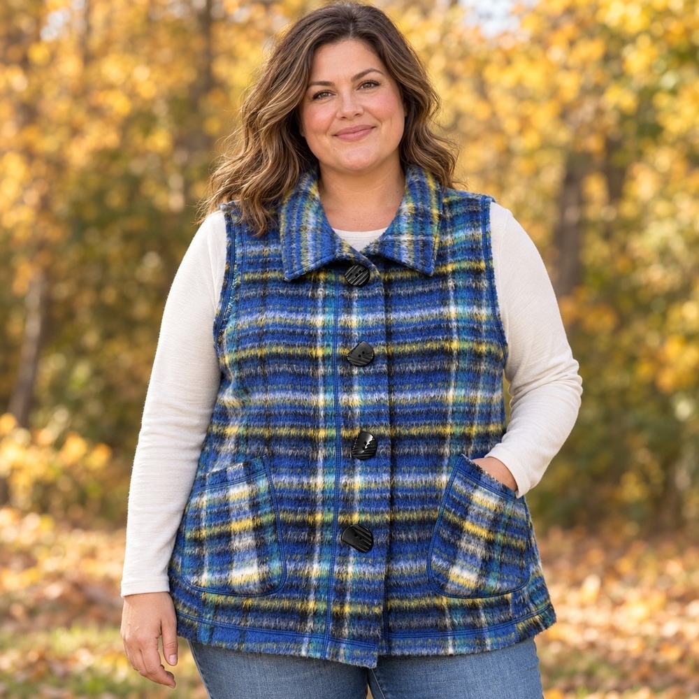 Habitat Women XL Tartan Plaid Fuzzy Eyelash Vest Toggle Button Front Pockets